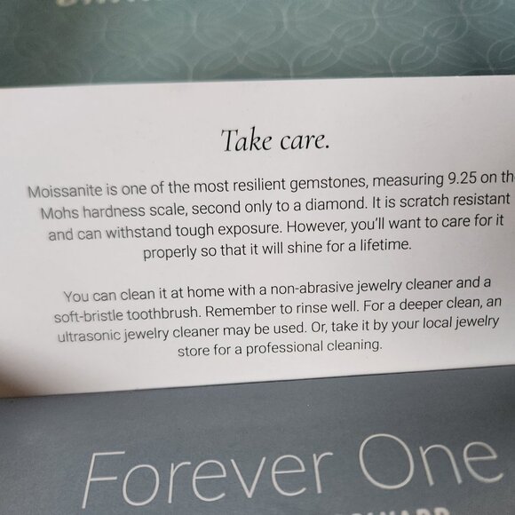 Vintage PLATINUM solitaire ENGAGMENT RING 2 CT Charles Colvard Moissanite. Sz 6 - Picture 5 of 16